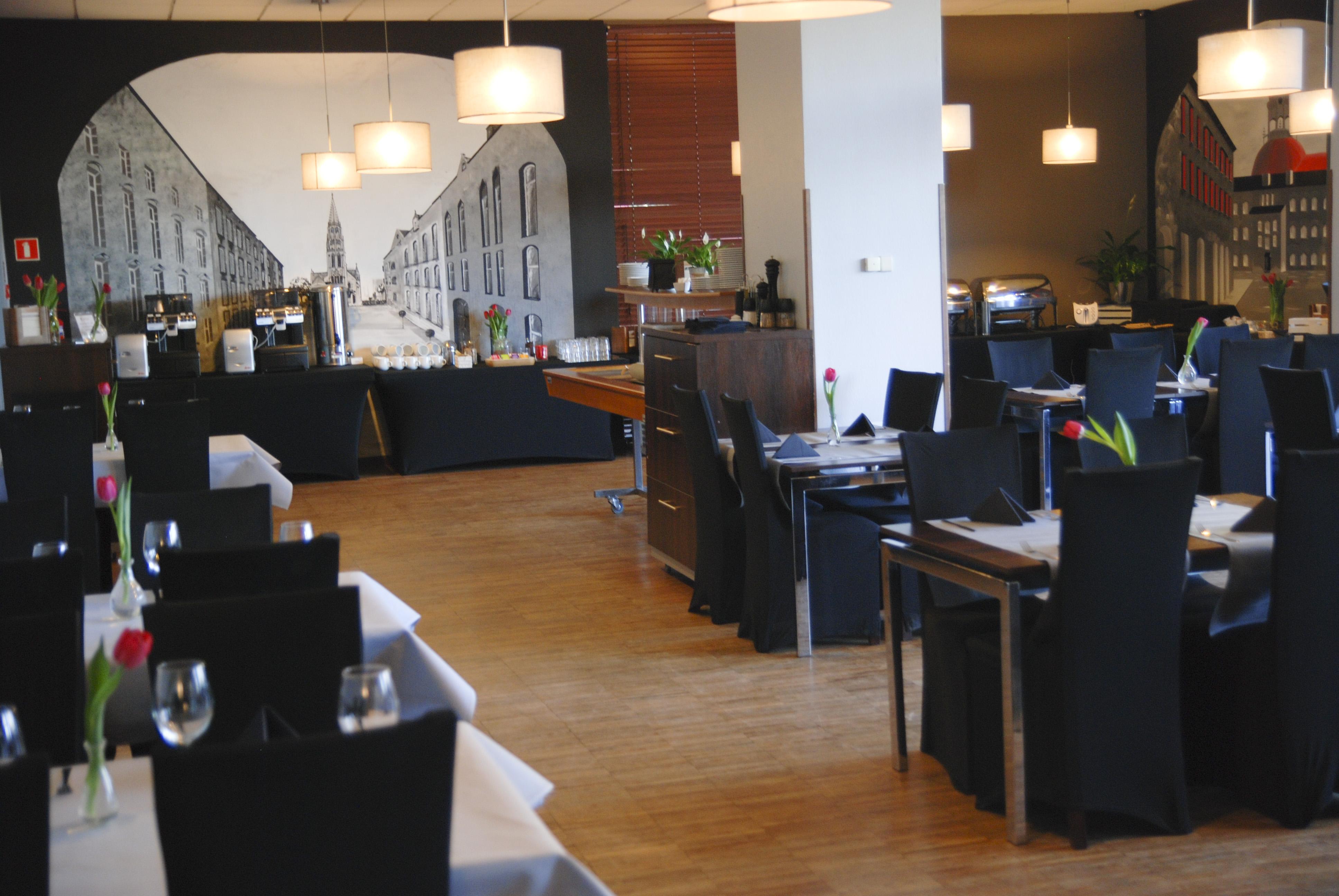 Economy Silesian Hotel Катовице Екстериор снимка