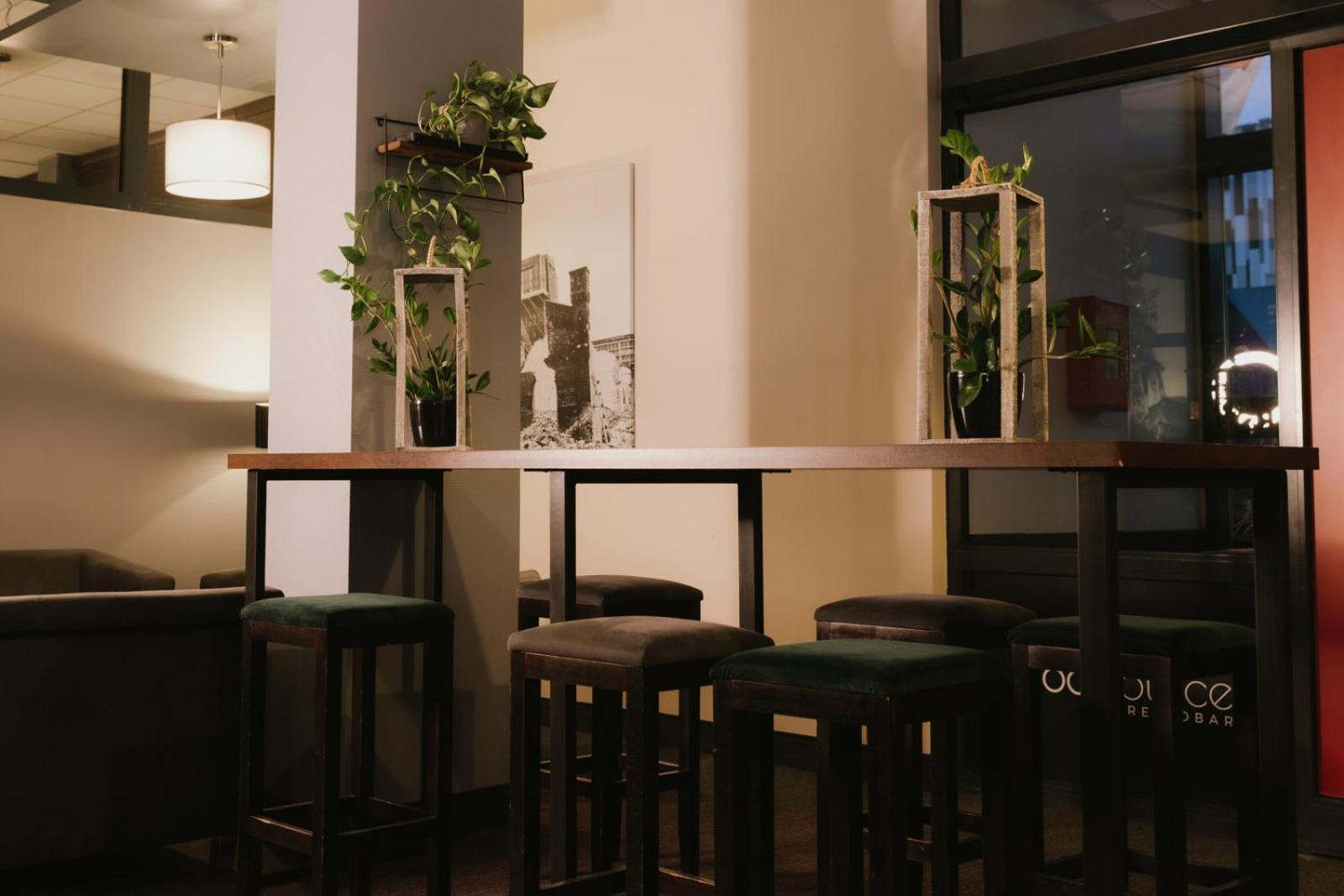 Economy Silesian Hotel Катовице Екстериор снимка