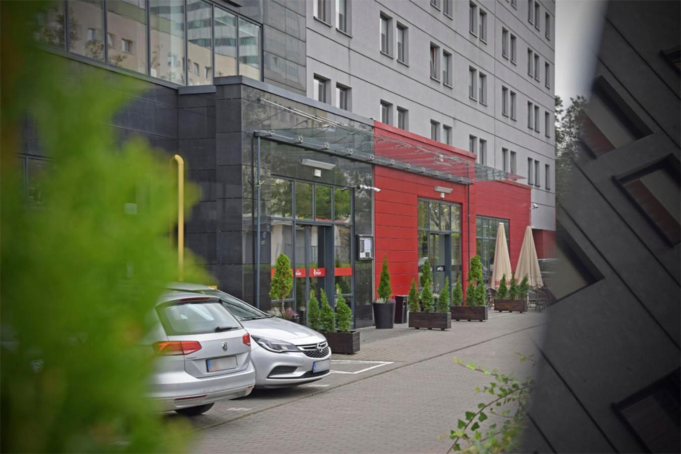 Economy Silesian Hotel Катовице Екстериор снимка