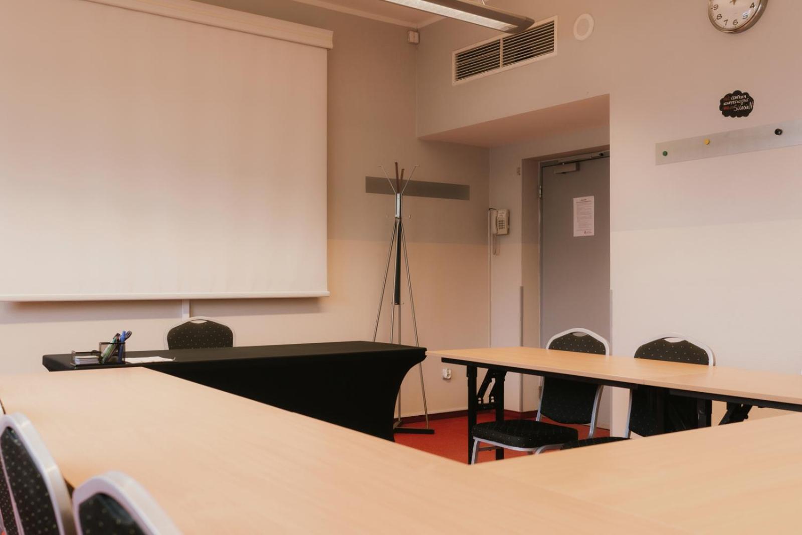 Economy Silesian Hotel Катовице Екстериор снимка