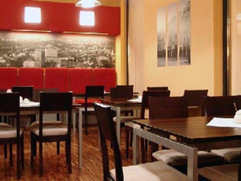 Economy Silesian Hotel Катовице Екстериор снимка