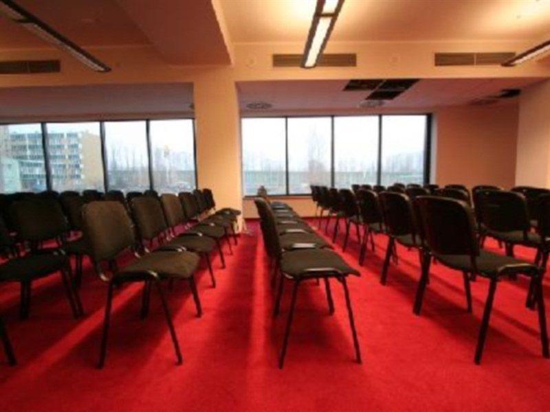 Economy Silesian Hotel Катовице Екстериор снимка